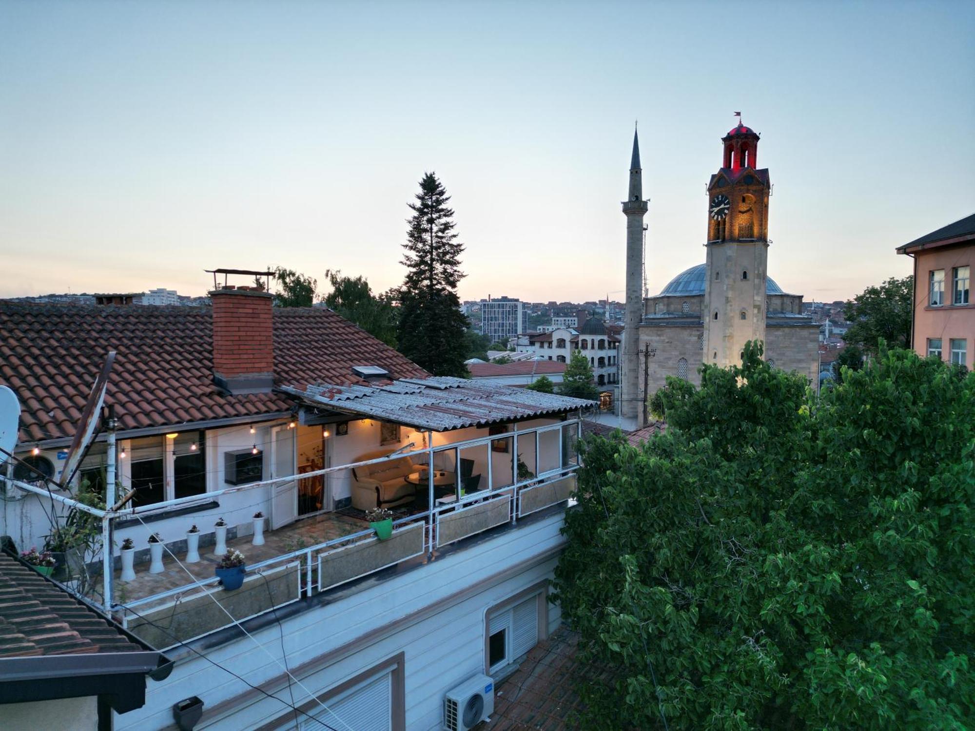 Appartement Old Street House à Pristina Extérieur photo