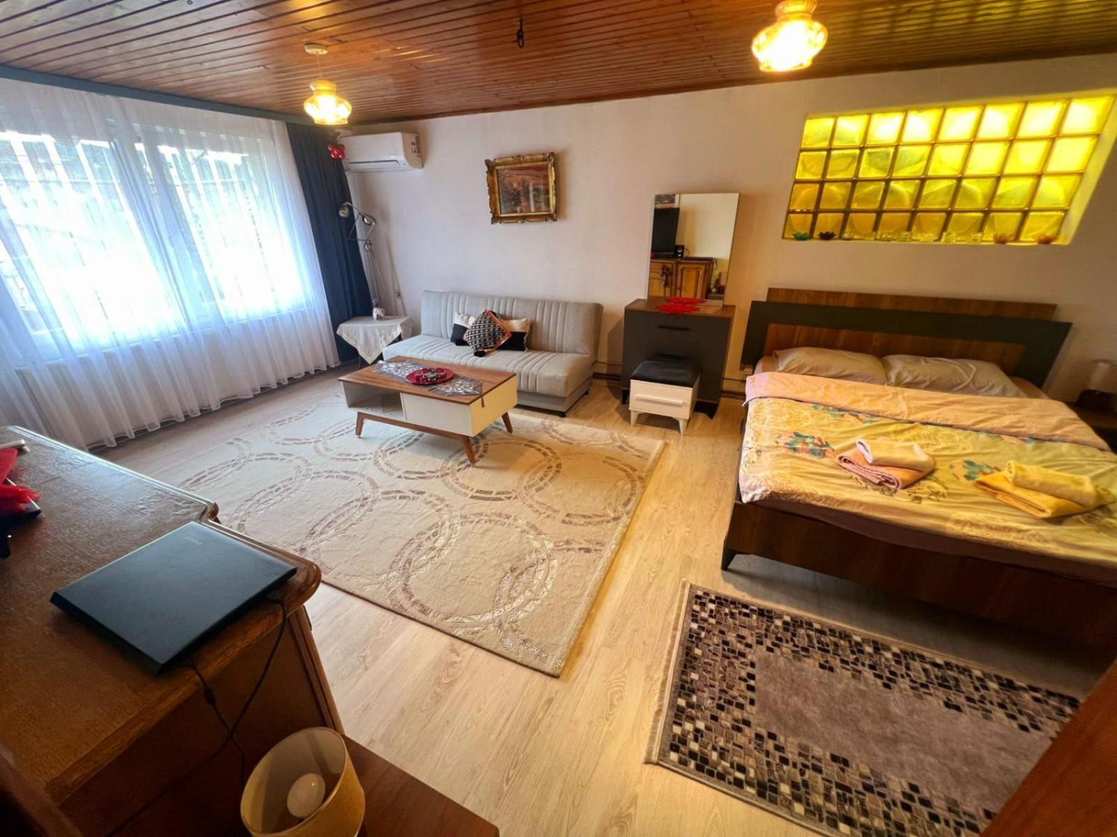 Appartement Old Street House à Pristina Extérieur photo